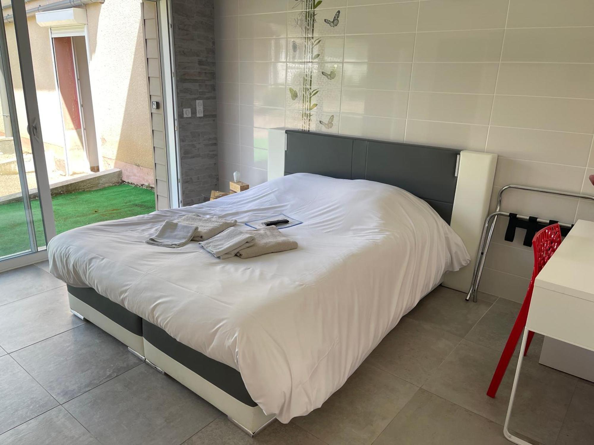 Auberge Saint Fergeux Gionges Luaran gambar